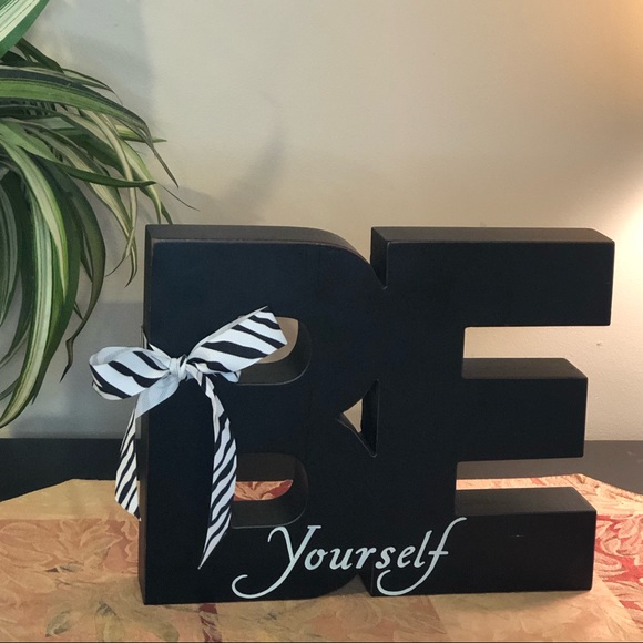 Wooden “BE YOURSELF” w/zebra stripe bow - Picture 1 of 3